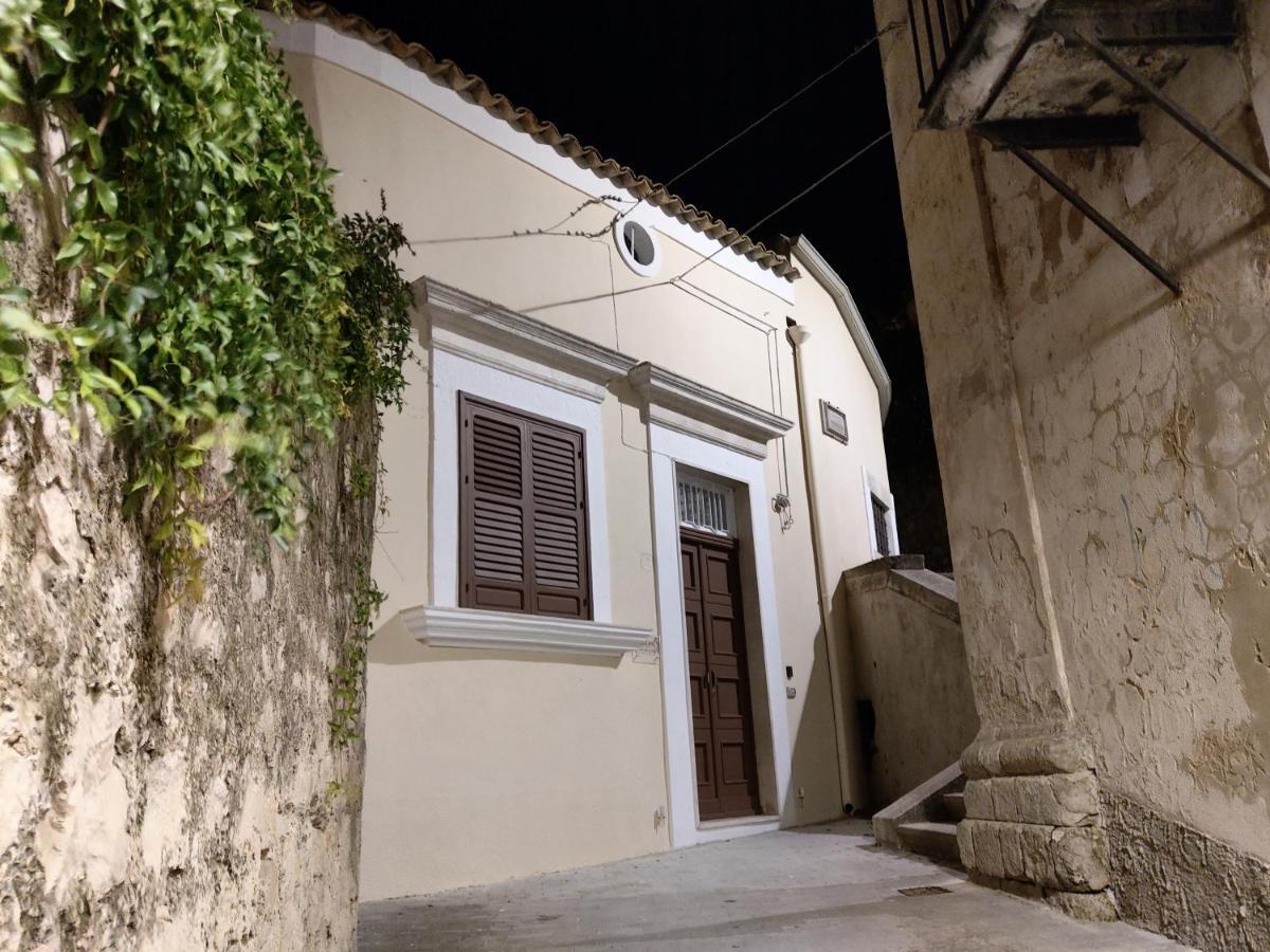 Casa Mavi Limite Delle Due Matrici Holiday home