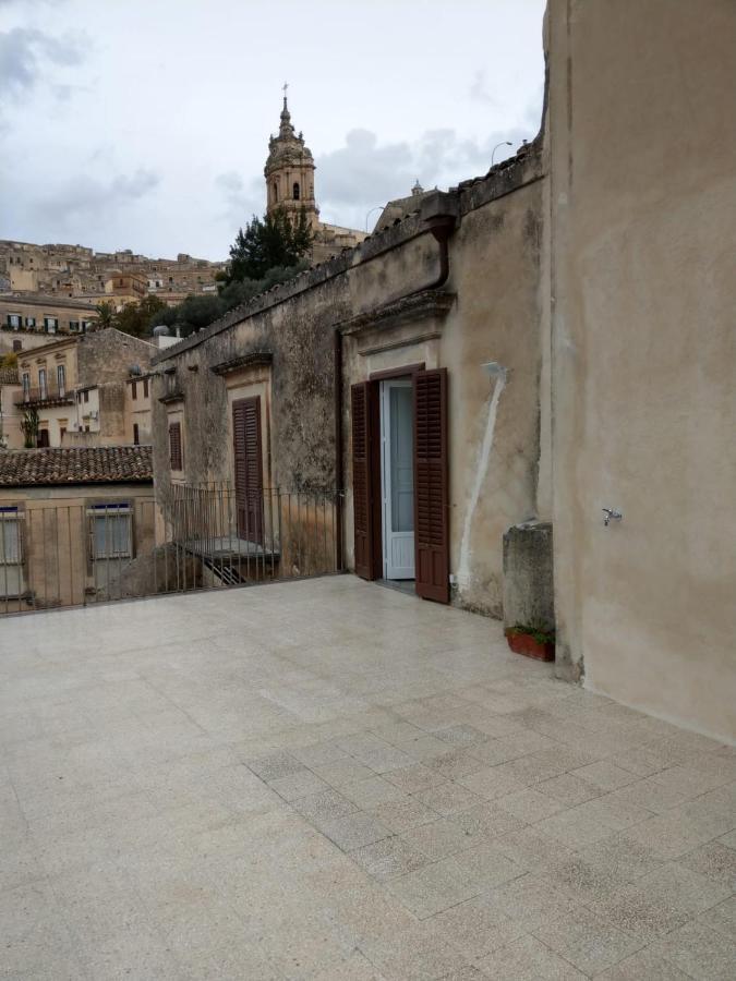 Casa Mavi Limite Delle Due Matrici *